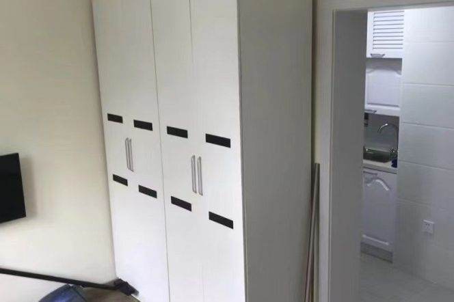 1BR Apartment near Hongqiao Rd Metro (L3/L4/L10)