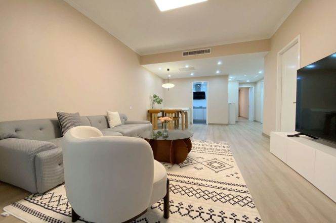 Spacious 2BR Apartment near Dapuqiao Metro (L4/L9)