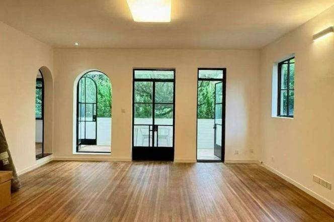 Spacious 2BR Apartment in Old Xuhui with Terrace (L1/L7/L9)