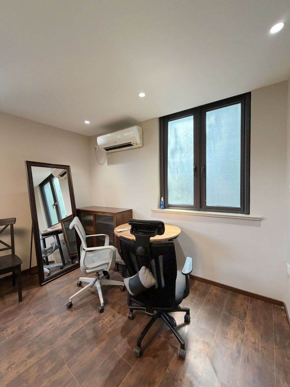 Housing image — Living Room