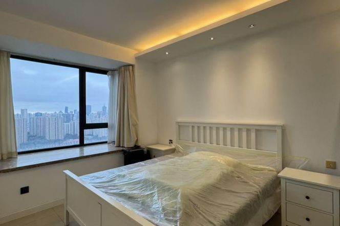 High-Floor 2BR Apartment near East China Normal University Zhongshan Bei Lu Campus (L7)
