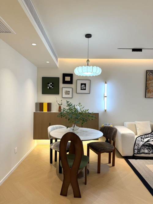 Housing image — Dining Area