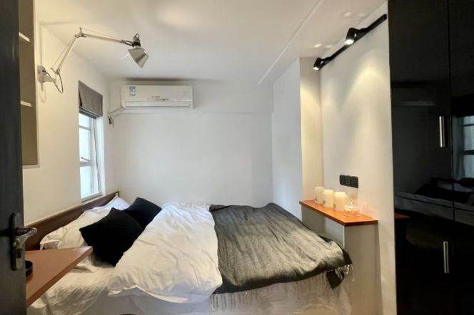 High-Ceiling Historic 2BR Apartment in Jing'an (L2/L12/L13)