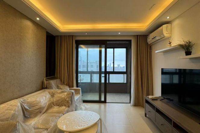 High-Floor 2BR Apartment near East China Normal University Zhongshan Bei Lu Campus (L7)
