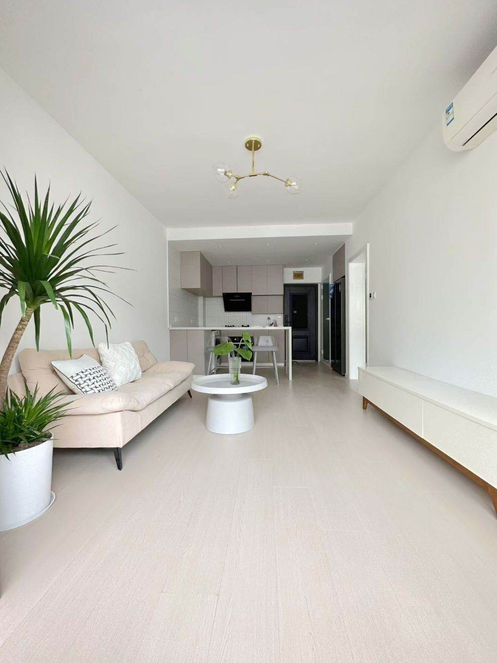 Housing image — Living Room