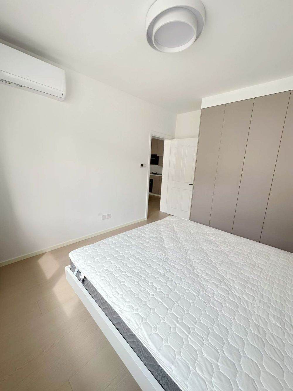 Housing image — Bedroom