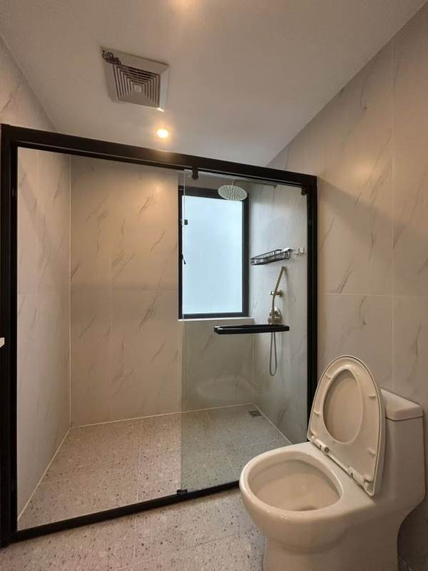 Housing image — Bathroom