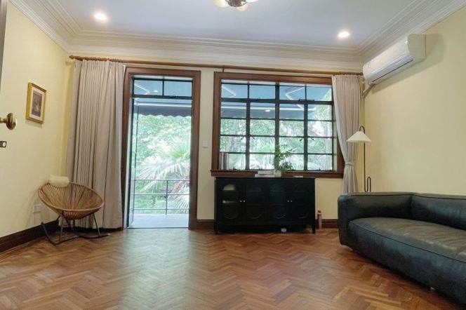 1BR Apartment near Hongqiao Rd Metro