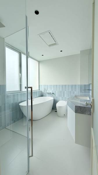 Housing image — Bathroom