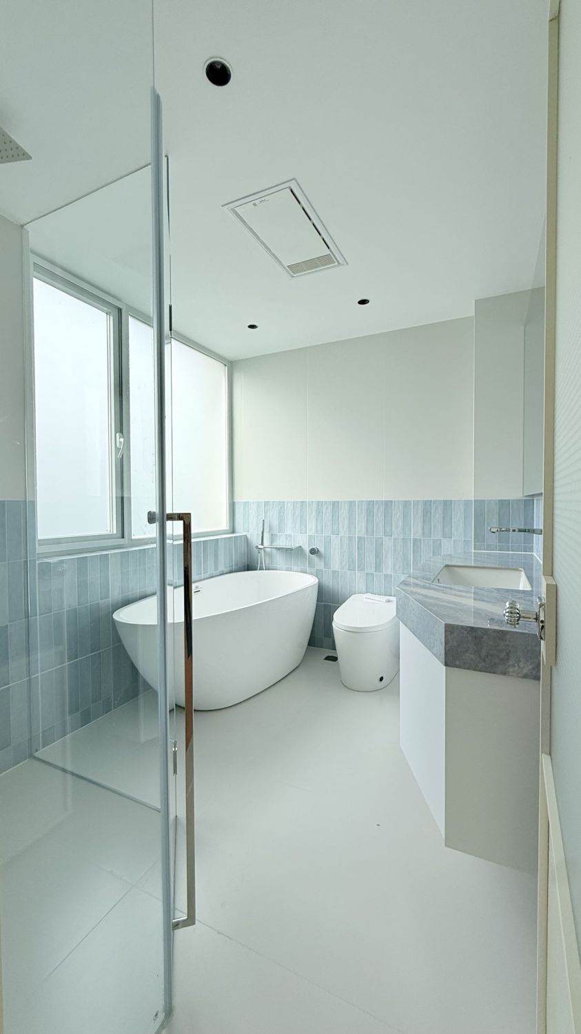 Housing image — Bathroom