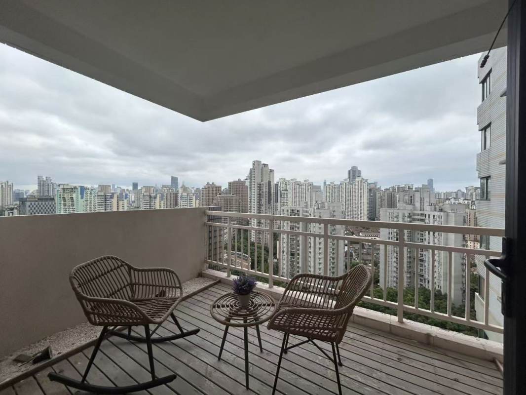 Housing image — Balcony