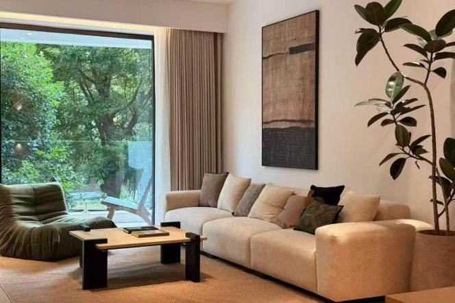 4BR Apartment near Zhongshan Park with Green View