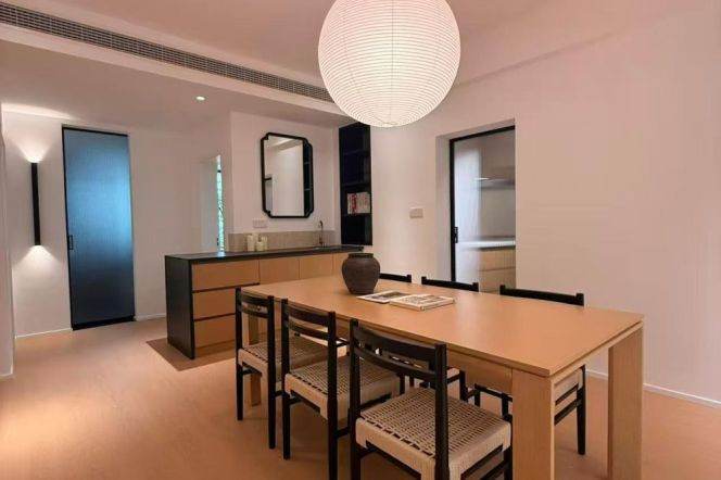 4BR Apartment near Zhongshan Park with Green View