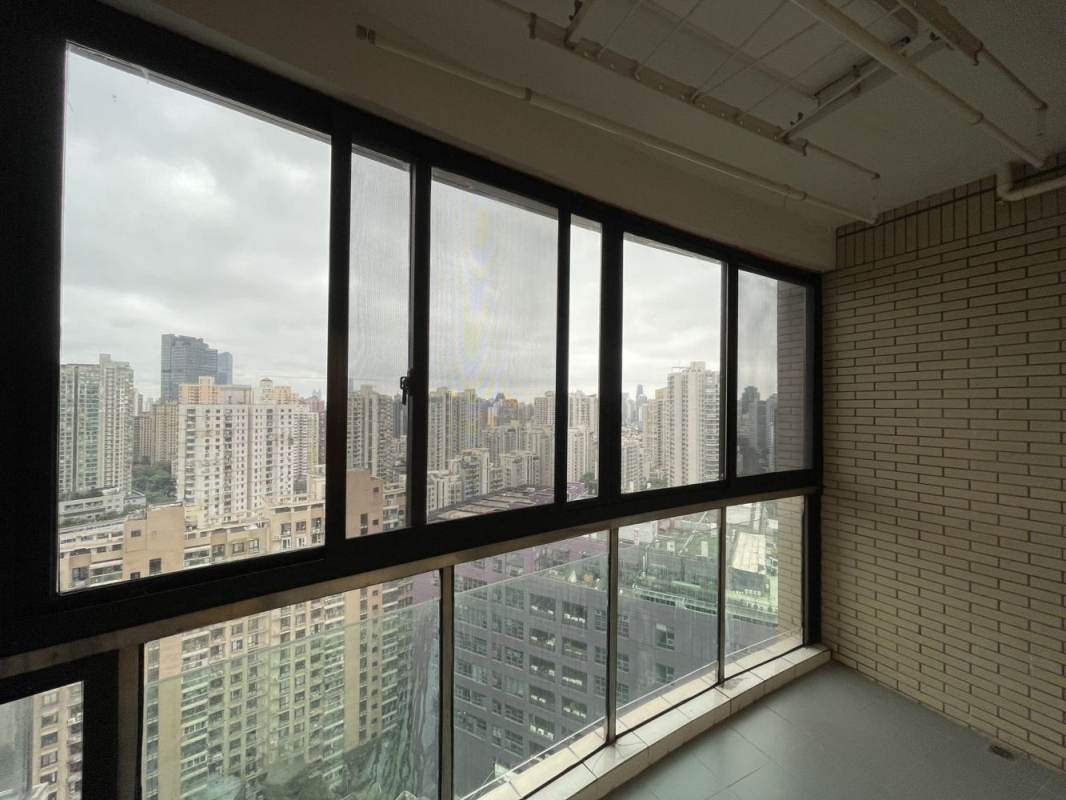 Housing image — Balcony