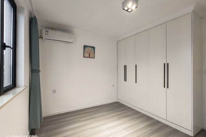 Spacious 2BR Apartment near West Yan'An Rd Metro (L3/L4)