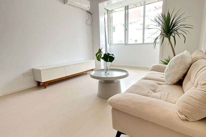 1BR Apartment in Old Xuhui (L1/L7/L9)