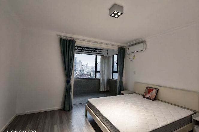 Spacious 2BR Apartment near West Yan'An Rd Metro (L3/L4)