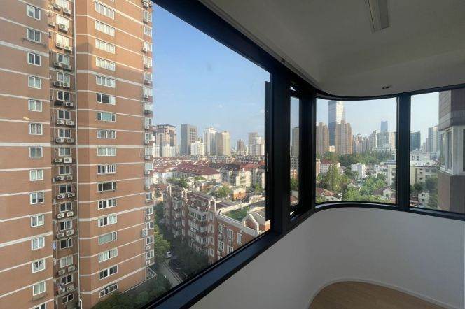 2BR Apartment near Zhongshan Park with Outstanding View (L2/L11)