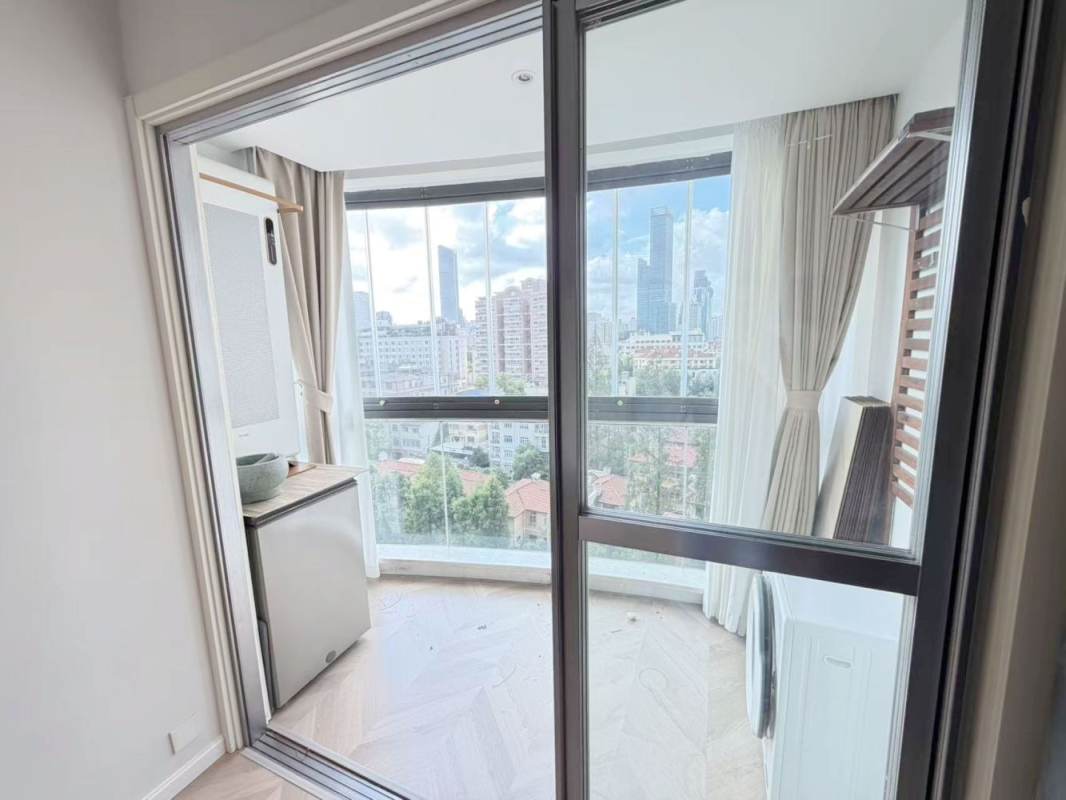 Housing image — Balcony