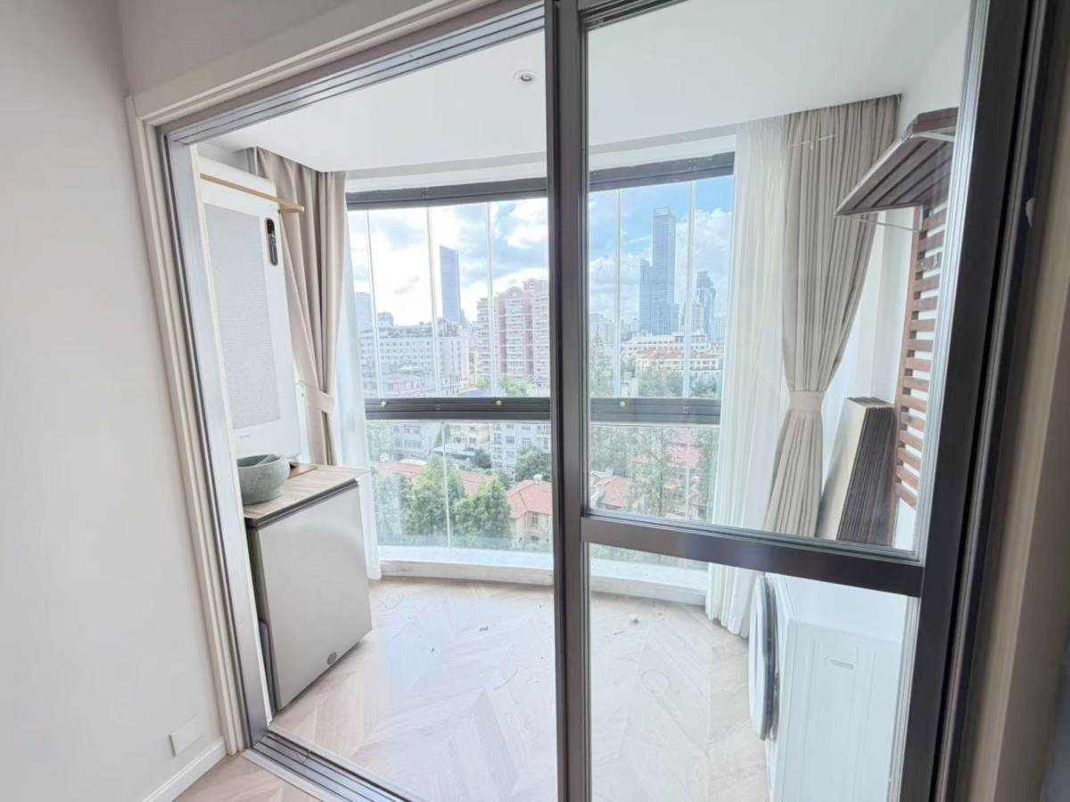 Housing image — Balcony