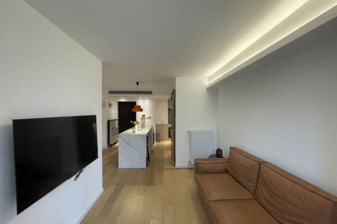 Spacious 1BR Apartment in Jing'an with Floor-to-Ceiling Windows (L7/L13)
