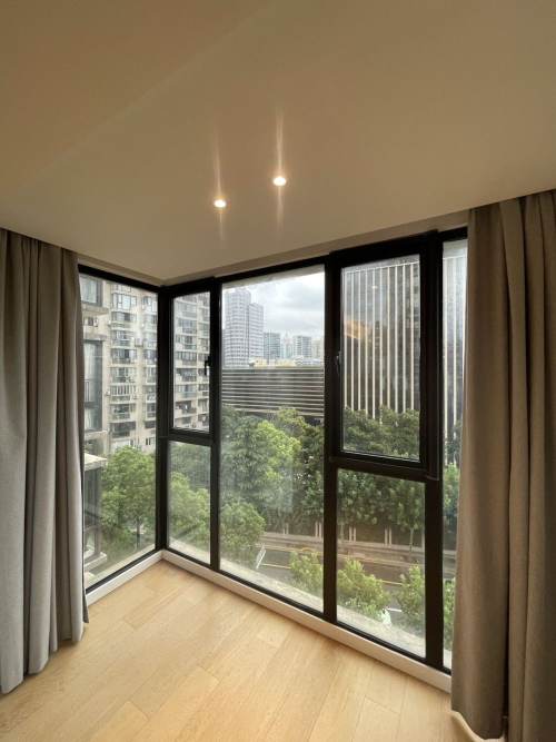 Housing image — Balcony