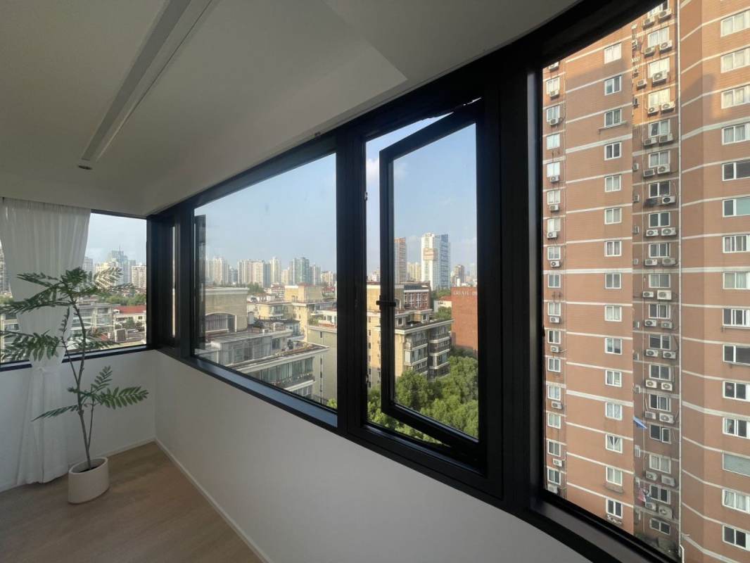Housing image — Balcony