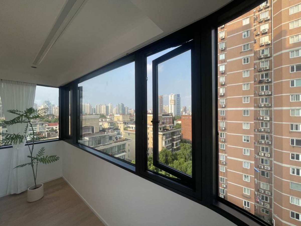 Housing image — Balcony