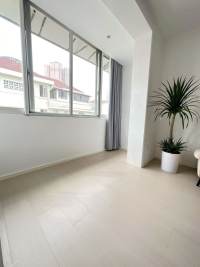 Housing image — Balcony