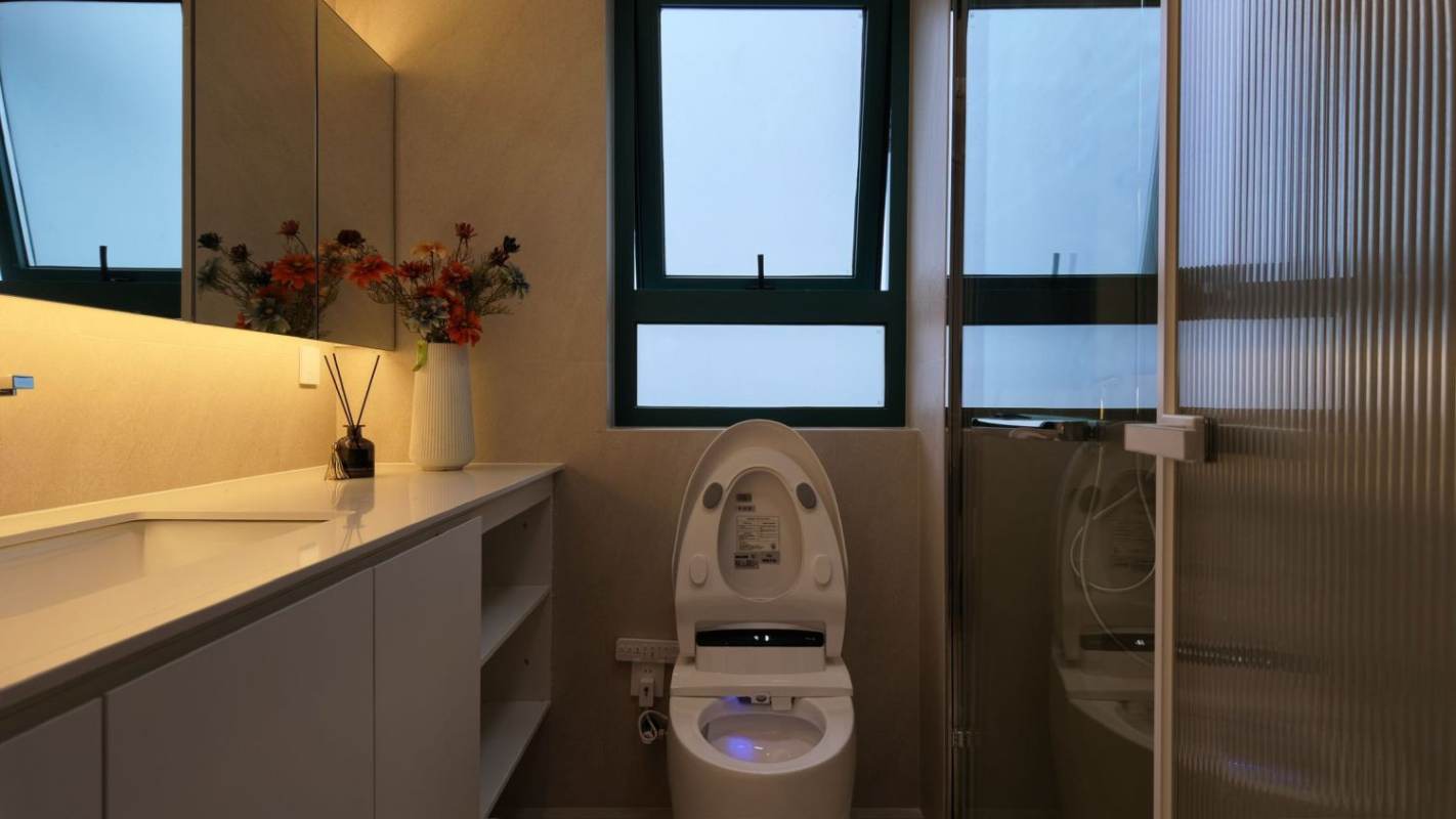 Housing image — Bathroom