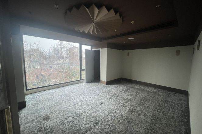 Spacious Studio Commercial Space at 20 Donghu (L1/L7/L10/L12)