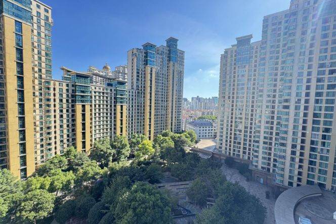 3BR Apartment near Zhongshan Park with Floor-to-Ceiling Windows (L2/L3/L4)