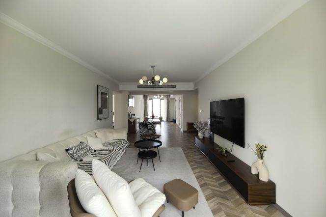 Spacious 3BR Apartment near Xiaonanmen Metro with Floor-to-Ceiling Windows