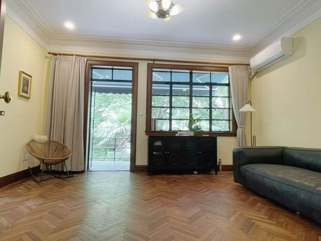 Housing image — Living Room