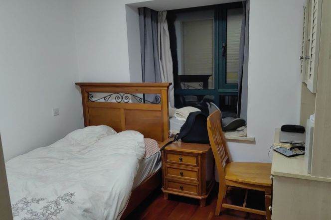 High-Floor High-Ceiling 2BR Apartment near Changning Library with Outstanding View (L2)