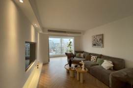 2BR Apartment near West Yan'An Rd Metro with Floor-to-Ceiling Windows (L3/L4)