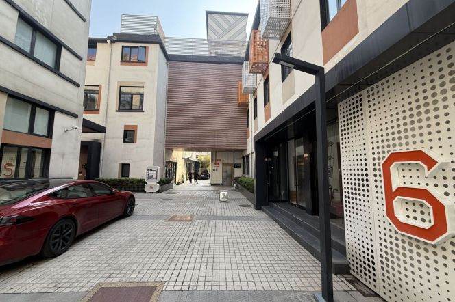 Spacious Studio Office near Luban Rd Metro (L4/L12)