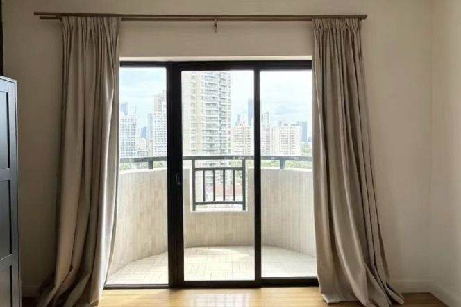3BR Apartment near Jiangsu Rd Metro