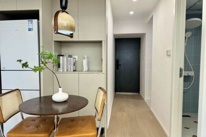 Spacious 1BR Apartment near Jiangsu Rd Metro (L2/L11)