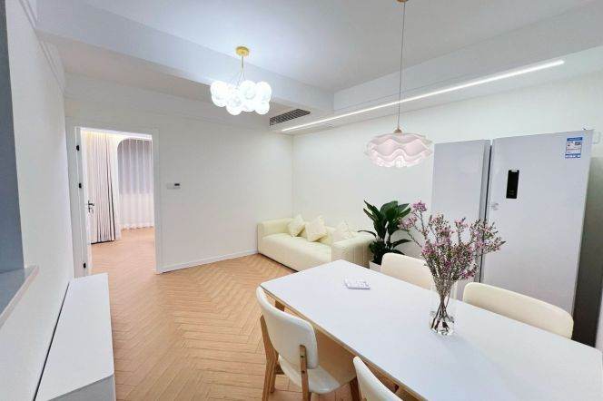 2BR Apartment in Gubei