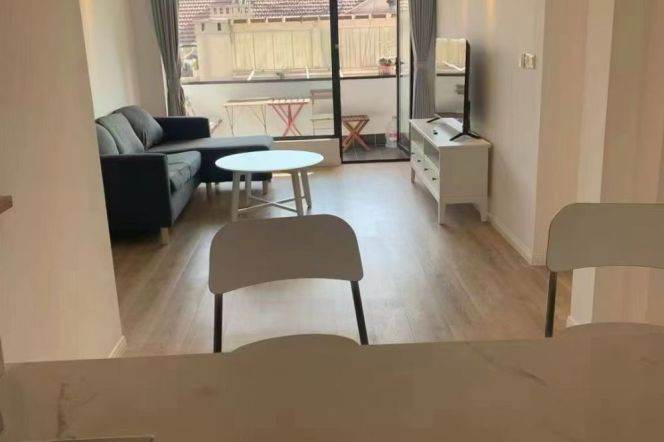 Spacious 2BR Apartment in Old Xuhui (L2/L7/L14)