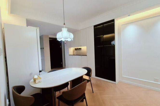 High-Floor 2BR Apartment near Wuzhong Road Metro