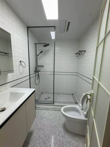 Housing image — Bathroom