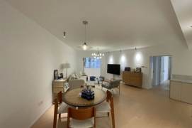 Spacious 2BR Apartment near Zhongshan Park