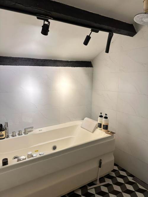 Housing image — Bathroom