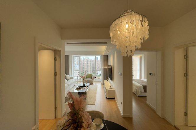 High-Floor 2BR Apartment near West Yan'An Rd Metro with Floor-to-Ceiling Windows