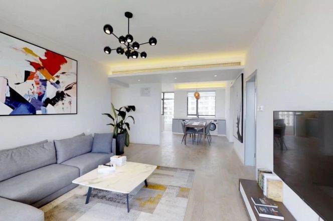 3BR Apartment at Top Of City (L13)