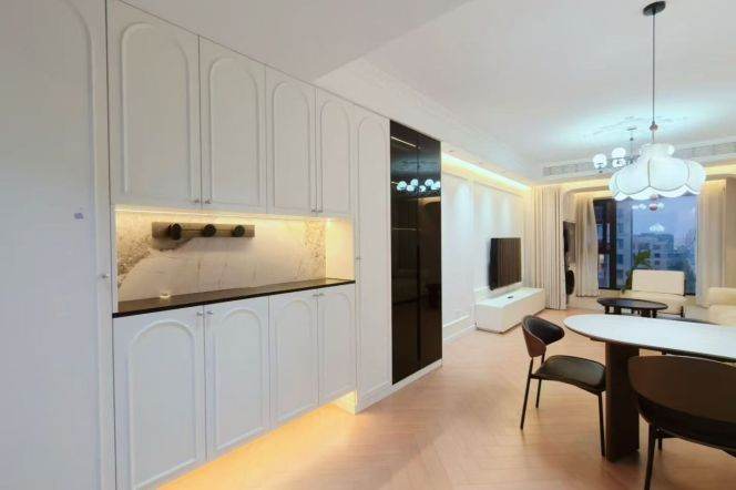 High-Floor 2BR Apartment near Wuzhong Road Metro