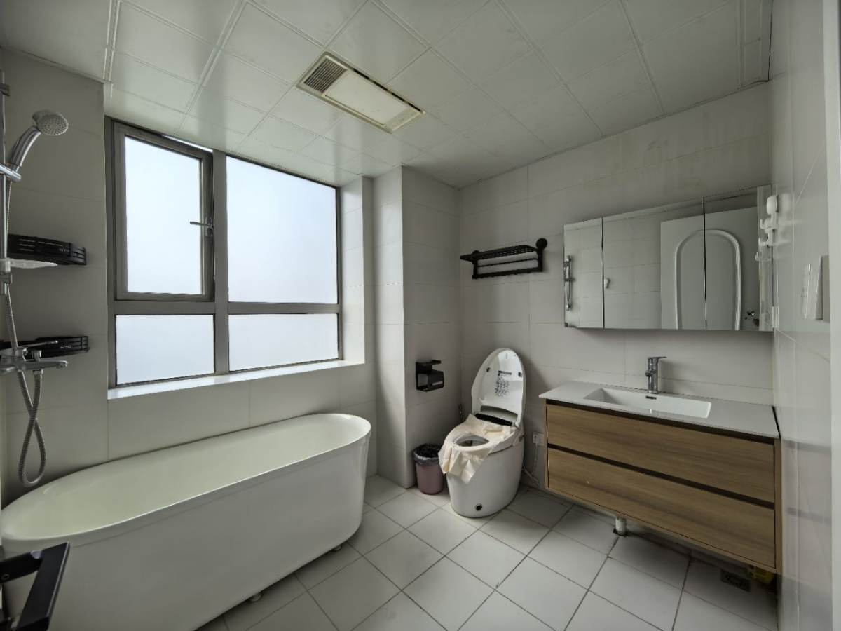 Housing image — Bathroom