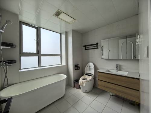 Housing image — Bathroom